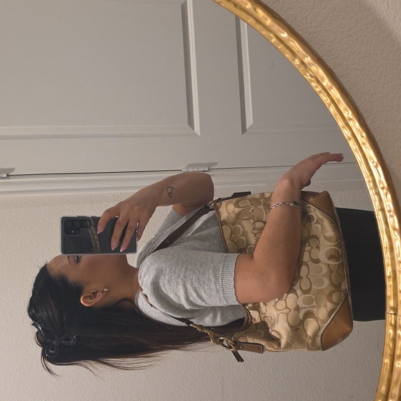 Vintage Coach Signature Beige and Tan Shoulder Bag - Picture 6 of 8